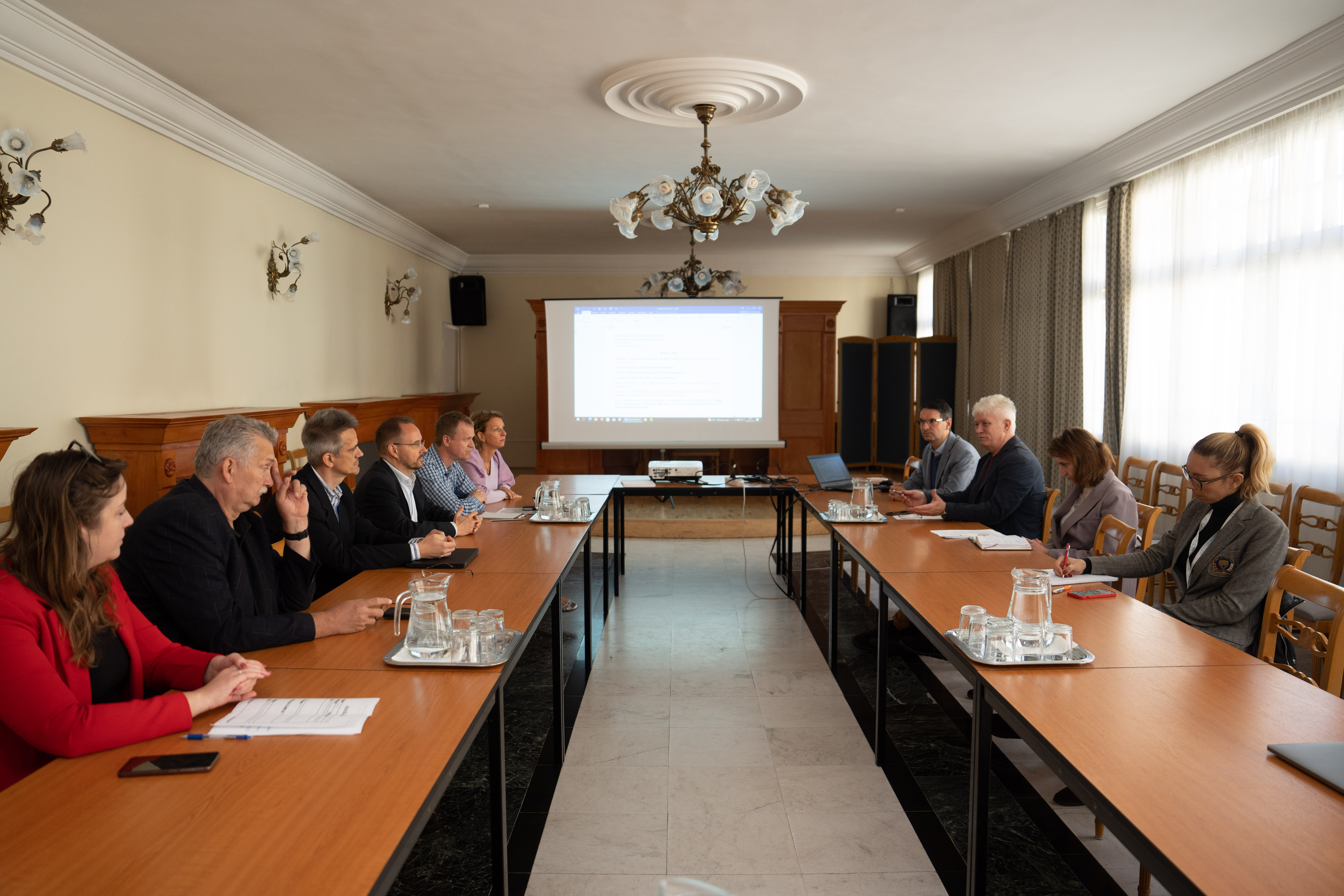 20221019 legi megbeszeles vhaza kf ht 8