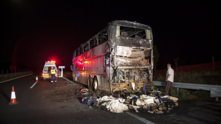 Kigyulladt es kiegett a csepeli svabok berelt busza01