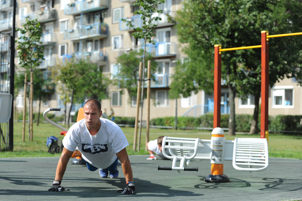 Szabadtéri fitneszpark nyílt az Ady lakótelepen