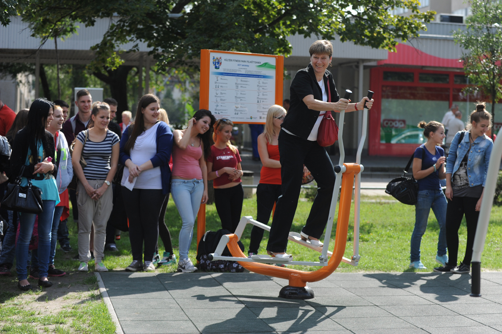 Szabadtéri fitneszpark nyílt az Ady lakótelepen
