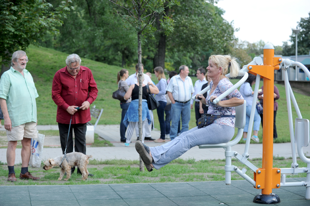 Szabadtéri fitneszpark nyílt az Ady lakótelepen
