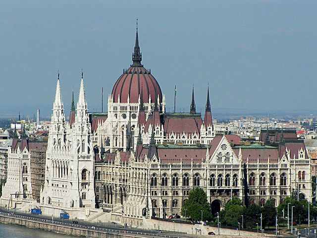 parlament_2_6_oldal
