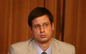 GulyasGergely294x184_2_20130708093802_193932