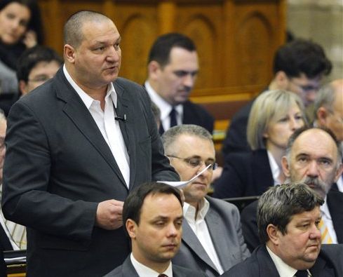 nsz_parlament_kicsi