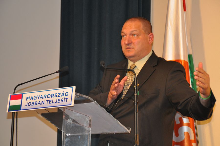 nsz_polgarok_haza_rezsi_068