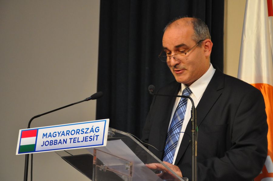 polgarok_haza_rezsi_004