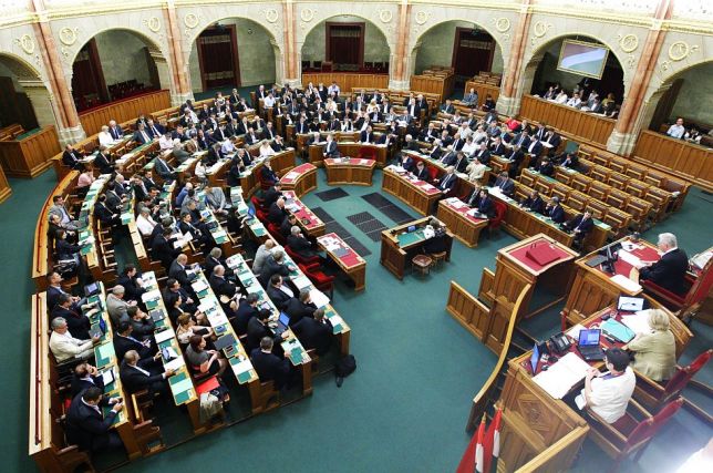 parlament_orszaggyules_fill_644x427