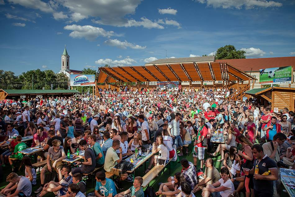 szurkarena