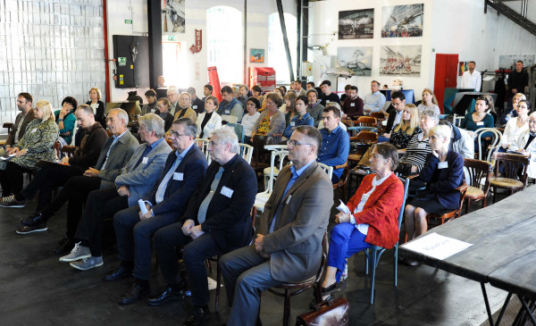konferencia