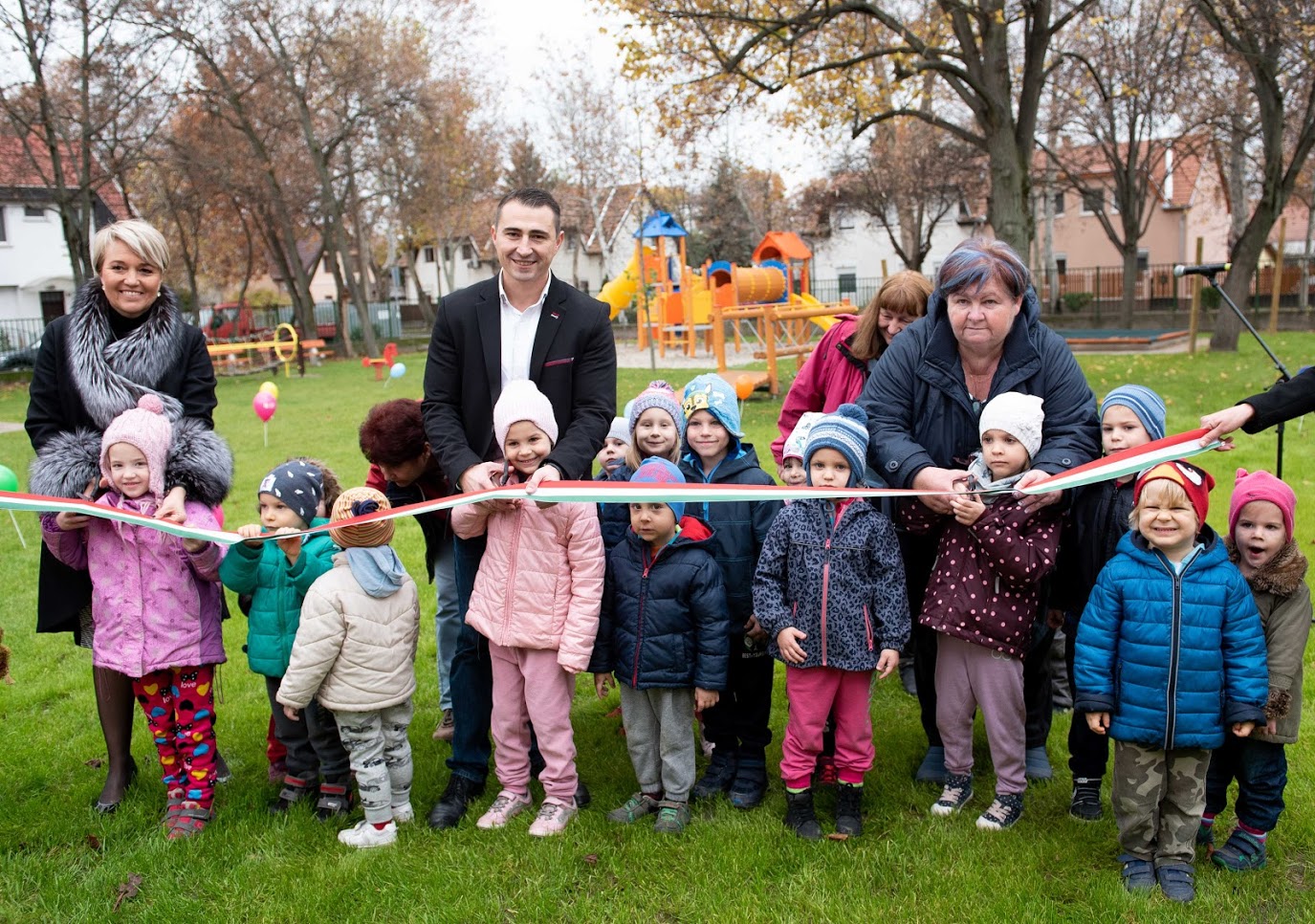 fusti fecskek szalag