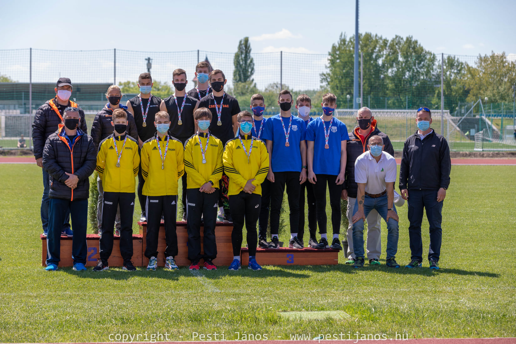 orszagos bajnok Csepeli DAC U 16 4x100 m fiu valtocsapata