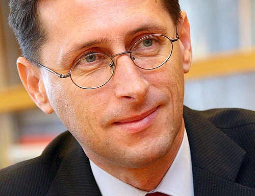 Varga: Csökkentik a jövedelem típusú adókat, módosítják a költségvetést